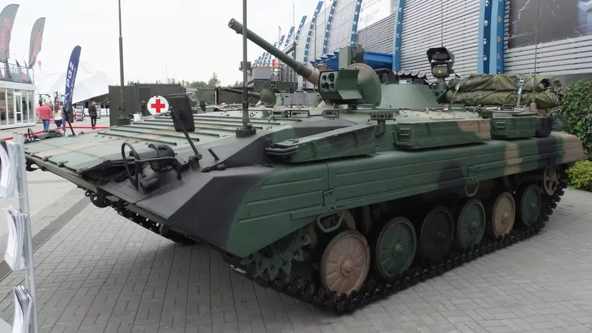 Polnische BWR-1D/S-Kampffahrzeuge erhalten US-Radargeräte vom Typ SR Hawk, die feindliches Personal und Ausrüstung aufspüren können