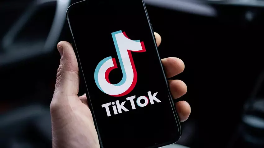 Dein TikTok-Konto kann gehackt werden, wenn du nur eine private Nachricht öffnest