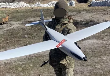 Neben Abfangjägern für Patriot-Boden-Luft-Raketensysteme lieferte Deutschland ...