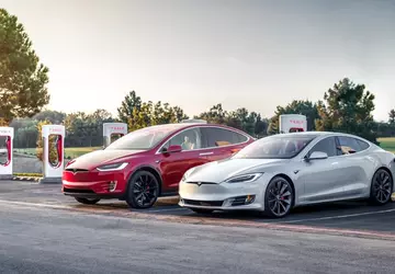 Tesla ruft in China mehr als ...