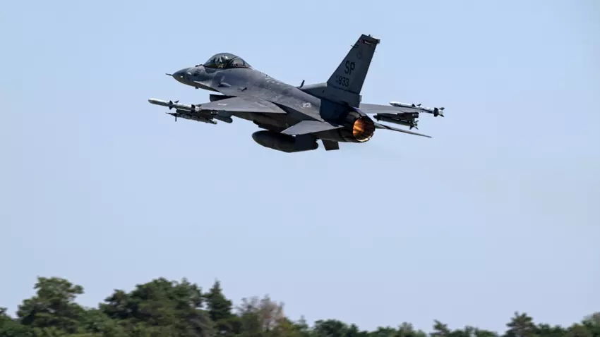 Die US-Luftwaffe hat F-16 Fighting Falcon-Kampfflugzeuge der vierten Generation anstelle von F-15E Strike Eagle-Kampfflugzeugen nach Polen geschickt