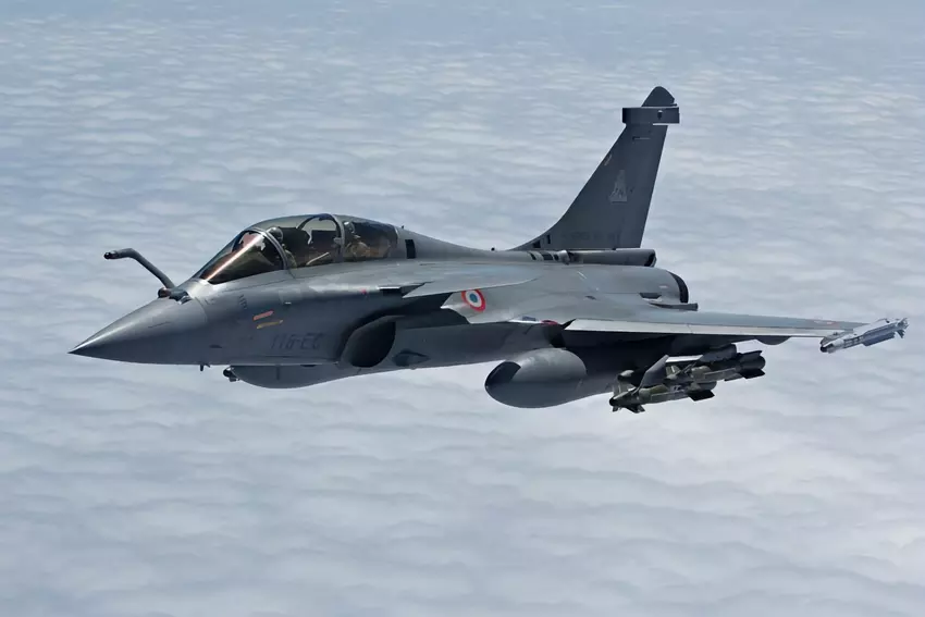 Indien kauft 26 Dassault Rafale-Kampfjets und 3 U-Boote der Scorpene-Klasse von Frankreich