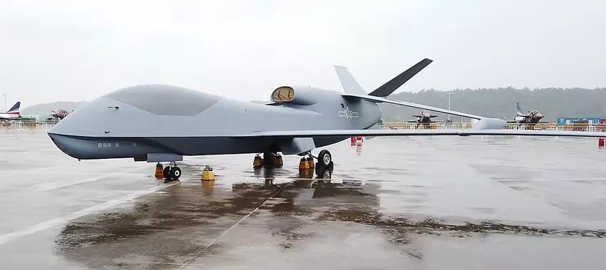 China schickt erstmals WZ-7 Soaring Dragon, das Pendant zum RQ-4 Global Hawk, zu den japanischen Inseln