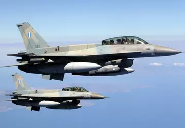 Griechenland rüstet seine ersten F-16 Fighting ...