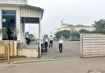 Würmer in Lebensmitteln, Massenvergiftung und Toiletten ...