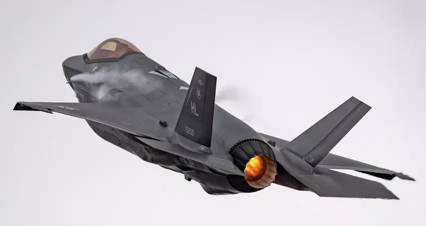 Lockheed Martin hat im Rahmen eines 30-Milliarden-Dollar-Vertrags fast 176 Millionen Dollar für die Lieferung von F-35 Lightning II-Kampfjets der fünften Generation erhalten.