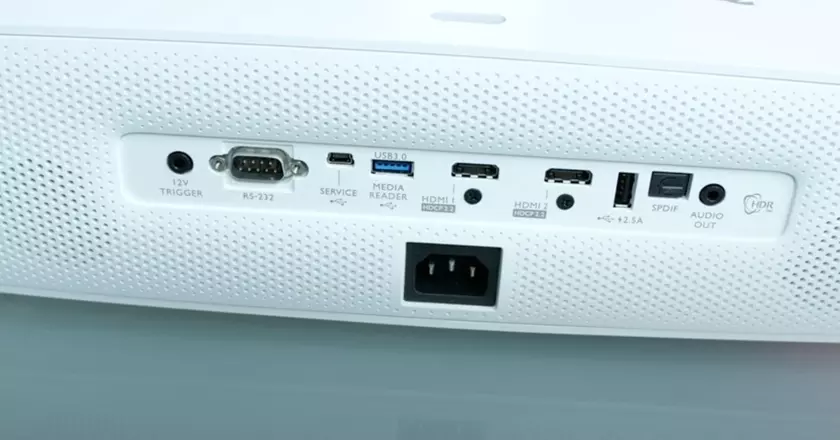BenQ TK850 Beamer in der Garage