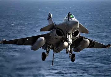 Frankreich könnte Rafale M-Kampfflugzeuge, die ASMP-A-Raketen ...