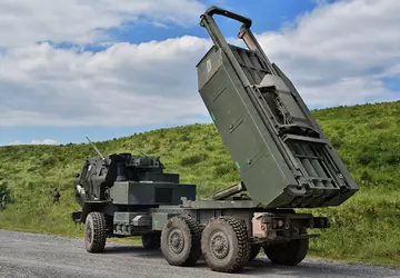Ukraine erhält "mehr" HIMARS, zusätzliche Raketen ...
