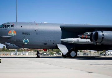 Der Atombomber B-52H Stratofortress testet zum ...
