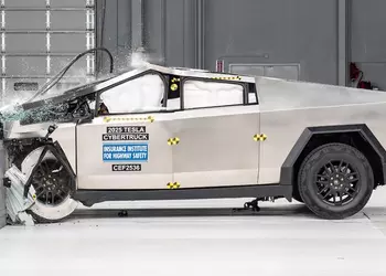 IIHS-Tests: Tesla Cybertruck schützt Passagiere gut, ...