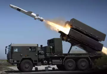 Seltene Videos von Raketenabschüssen des HIMARS-Mehrfachraketenwerfers ...