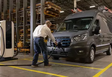 Ford ersetzte den neuen Elektro-Van durch ...