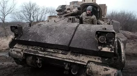 Die Ukraine hat neue "Schutzschilde" für ihre Bradleys entwickelt, um sie vor Drohnen zu schützen