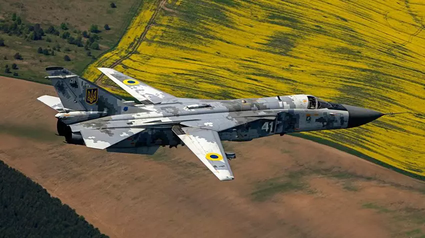 Die Streitkräfte der Ukraine haben ein sehr seltenes Video über den Einsatz von Su-24M-Bombern mit ungelenkten 250-kg-Bomben FAB-250 veröffentlicht