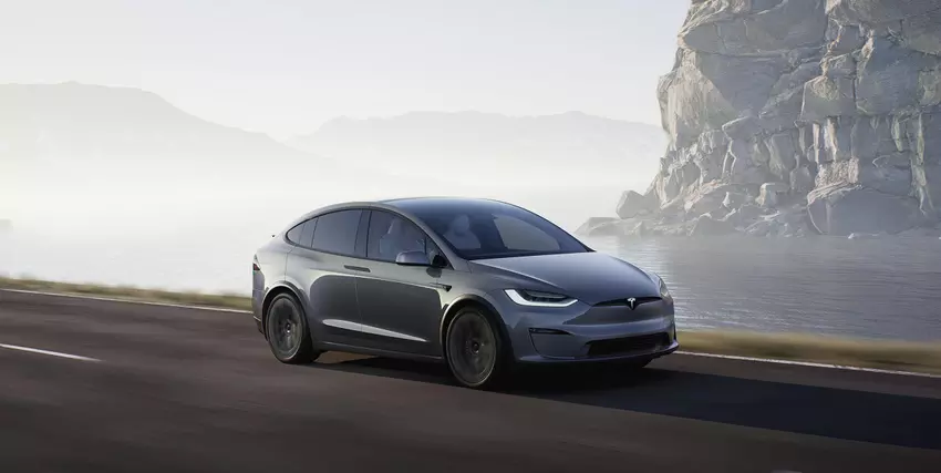 Tesla ruft mehr als 360.000 Elektroautos wegen des gefährlichen Verhaltens des FSD-Autopiloten an Kreuzungen zurück