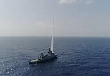 Israel zeigt Schusstest des schiffsgestützten C-Dome-Luftabwehrsystems ...