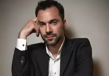 Vom Maskenbildner zum Geburtshelfer und Astrologen: ...