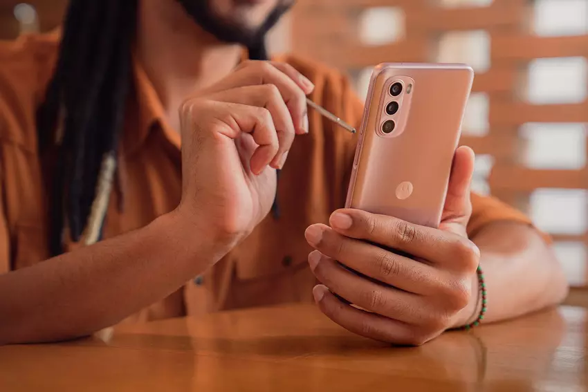 Moto G Stylus 2022: Mittelklasse-Smartphone mit Eingabestift, MediaTek Helio G88-Chip, 50-MP-Kamera und Android 11 für 300 US-Dollar