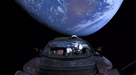 Das Weltraumauto Tesla Roadster hat bereits 3.208.624.326 km zurückgelegt