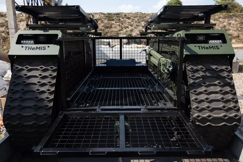 Die ukrainischen Streitkräfte werden THeMIS-Roboter einsetzen, um verwundete Soldaten vom Schlachtfeld zu evakuieren und Waffen zu liefern