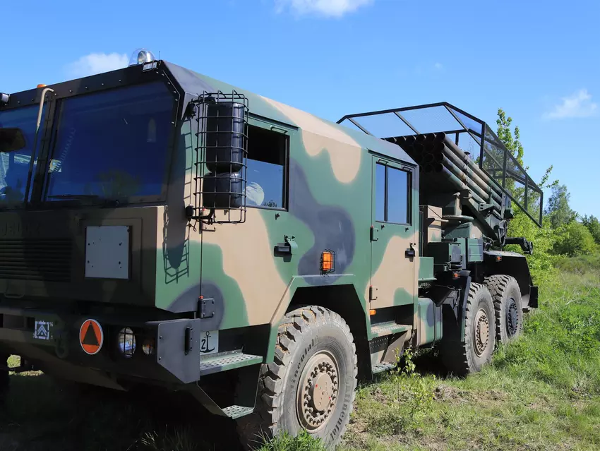 WR-40 Langusta mit Schutzgittern