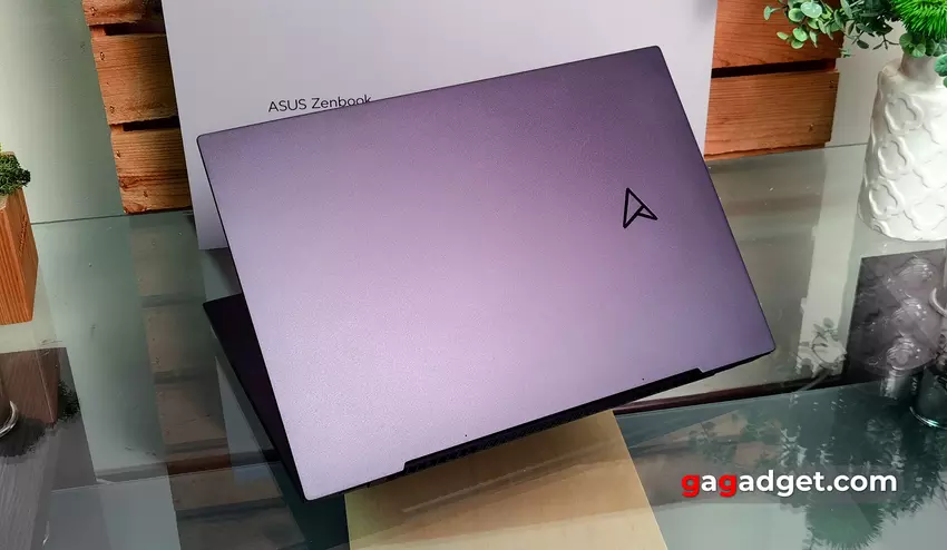 Exterior of ASUS Zenbook Pro 14 OLED