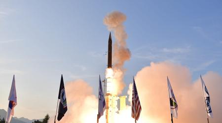 Israel hat als erstes Land der Geschichte eine ballistische Rakete im Weltraum abgefangen - das Arrow-System schoss das Ziel außerhalb der Atmosphäre ab