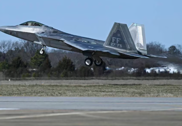 US-Luftwaffe übergibt erstmals in der Geschichte ...