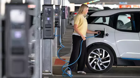 Der Münchener Flughafen hat den größten Ladepark für Elektroautos in Bayern eröffnet