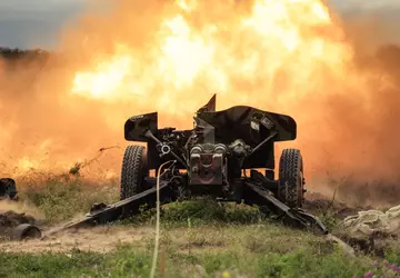 Ukrainische Nationalgarde zeigt Bildmaterial von MT-12 ...