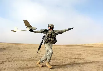 US-Militärdrohnen können Gesichter von Menschen erkennen ...