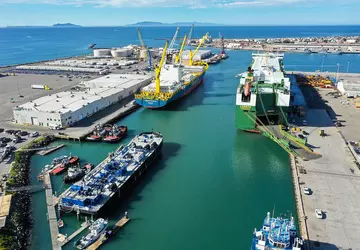 Ein US-Matrose verkaufte Blaupausen des Radarsystems ...