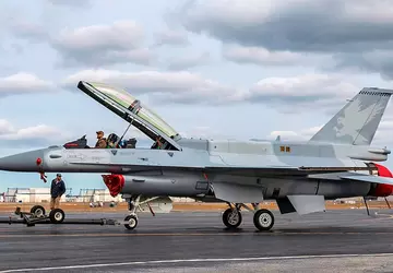 Lockheed Martin enthüllte das erste F-16 ...