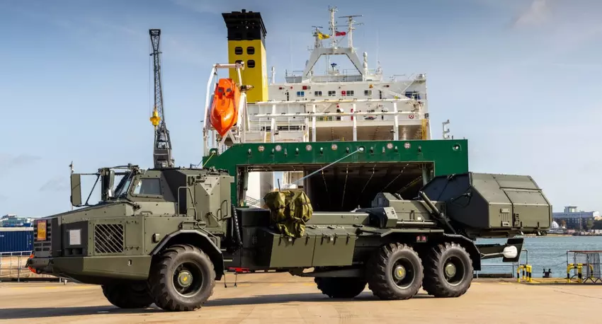 Das Vereinigte Königreich hat die erste schwedische Panzerhaubitze Archer als Ersatz für die an die Ukraine abgegebenen Artilleriesysteme AS-90 erhalten