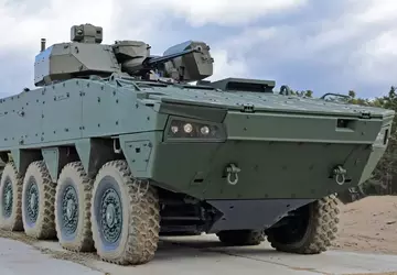 Die japanischen Bodentruppen werden gepanzerte Mannschaftstransportwagen ...