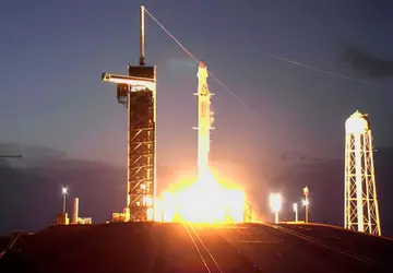 SpaceX brachte Cargo Dragon 2 in ...