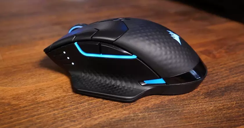 Corsair Dark Core RGB Pro Beste Gaming-Maus unter 100 Euro