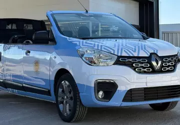 Renault hat einen Lieferwagen in eine ...