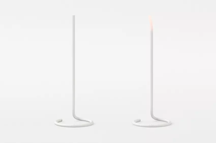 Weihrauchlampe kräuselt und biegt sich wie ein echter Weihrauch