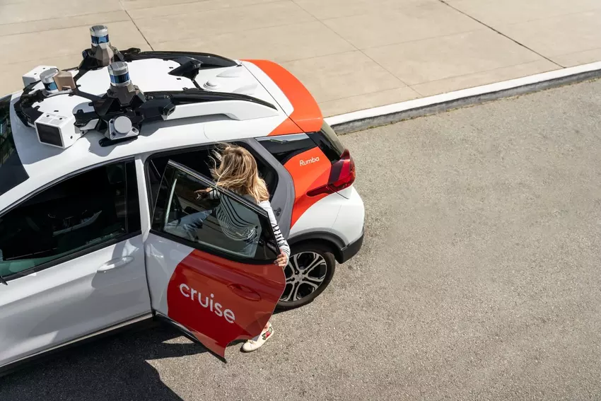 Cruise und Waymo haben Menschen als schlechte Fahrer bezeichnet und auf eine schnellere Einführung von Robotertaxis gedrängt