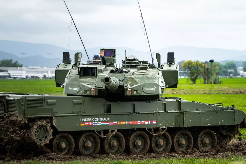 Deutschland zeigt Leopard 2A7-Panzer mit israelischem aktiven Schutzsystem Trophy ASP