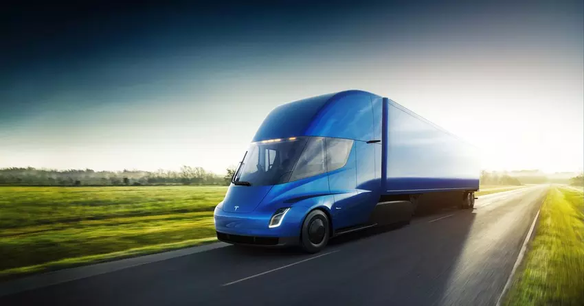 Der Elektro-Lkw Tesla Semi legte bei voller Beladung mehr als 800 km ohne Nachladen zurück