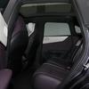 Schwarze Decke im Innenraum des Mazda EZ-60