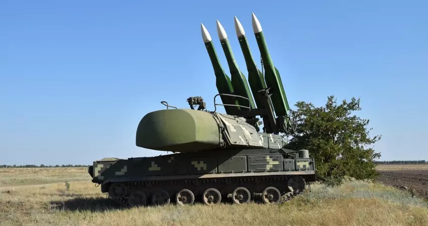 Die Ukraine und die USA haben das Luftabwehrsystem FrankenSAM entwickelt, das auf dem SAM-System Buk basiert und RIM-7 Sea Sparrow-Raketen abfeuern kann.