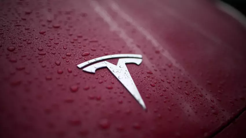 Tesla am Rande des Abgrunds: Gewinne brechen um 71 Prozent ein, Musk schwört, "wieder an die Arbeit zu gehen