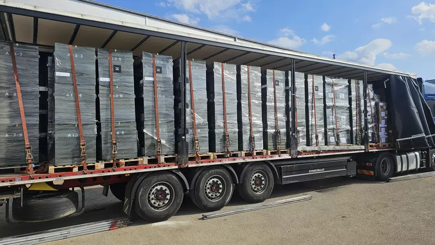 Ein Lkw mit Drohnen für die Ukraine