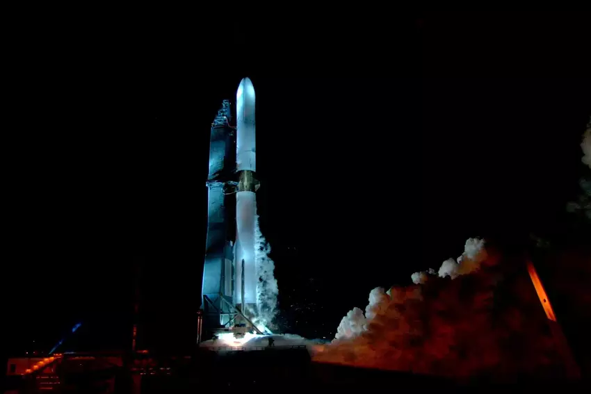 Blue Origin schließt Test der New-Glenn-Rakete vor dem ersten Start erfolgreich ab (Video)