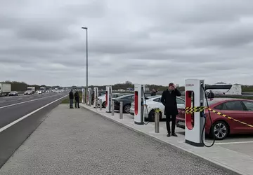 ADAC hat die Ladesäulen an Autobahnen ...