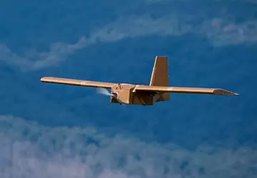 Australien schickt jeden Monat etwa 100 ...